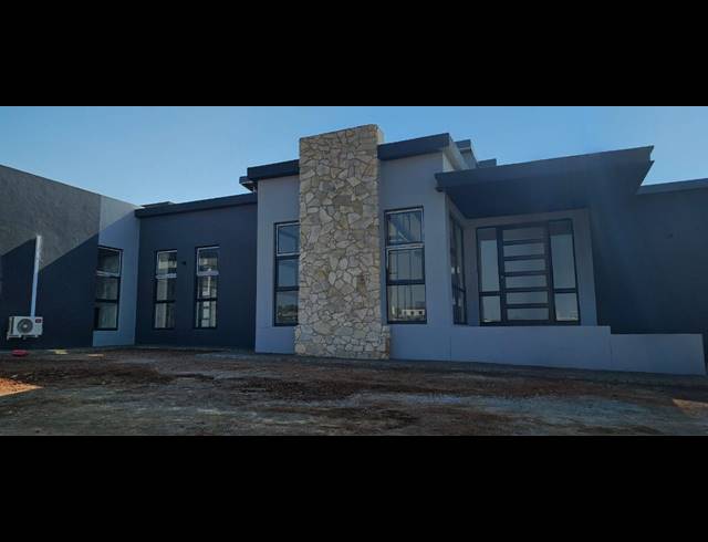 3 BEDROOM FREESTANDING FOR SALE IN CASHAN